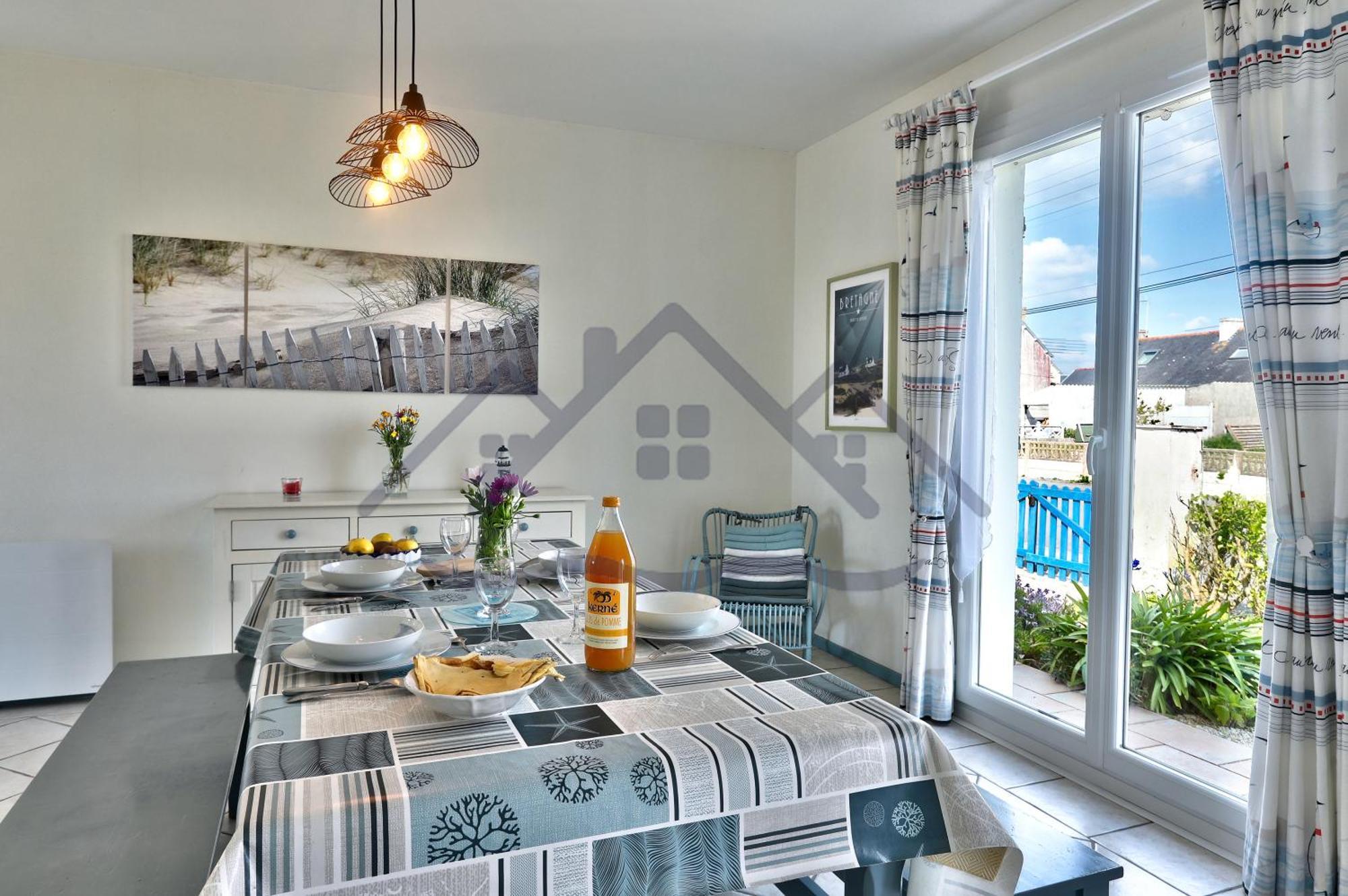 Souvenir Du Guil: Seaside Cottage with Garden in Guilvinec Exterior photo