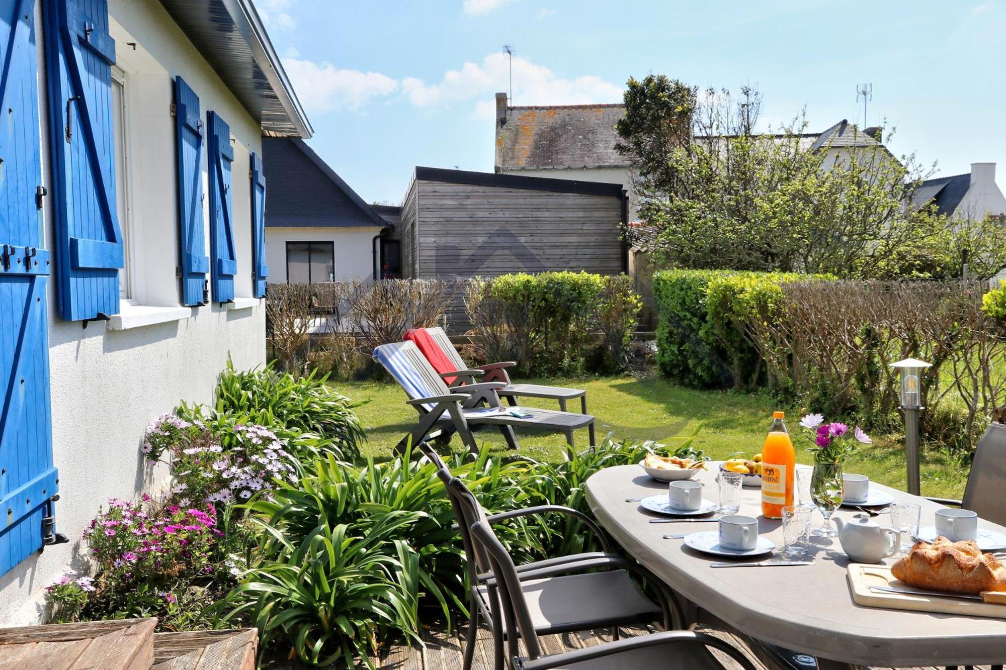Souvenir Du Guil: Seaside Cottage with Garden in Guilvinec Exterior photo