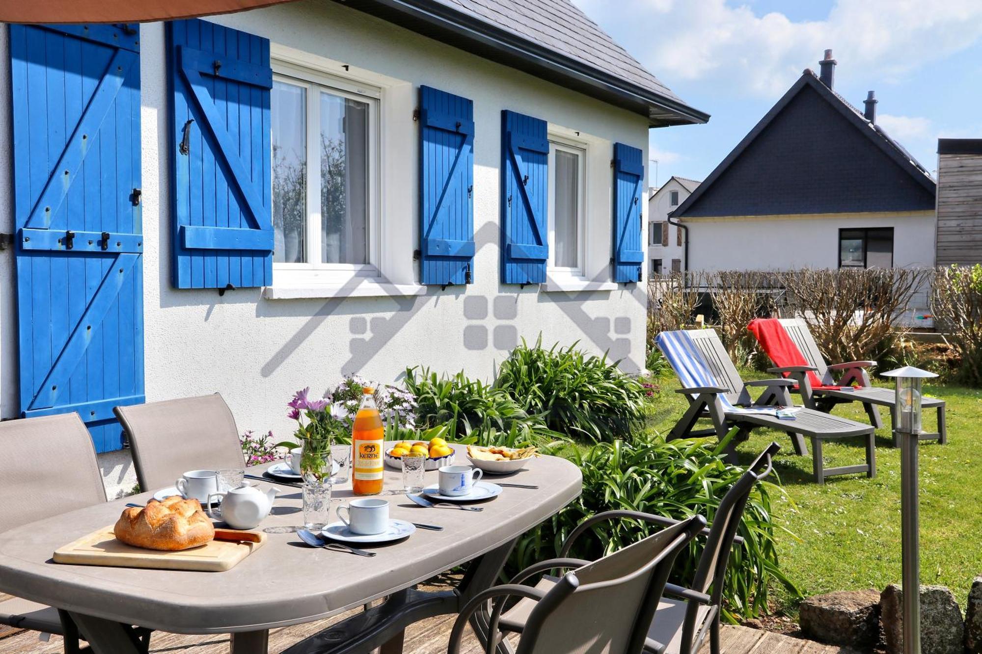 Souvenir Du Guil: Seaside Cottage with Garden in Guilvinec Exterior photo